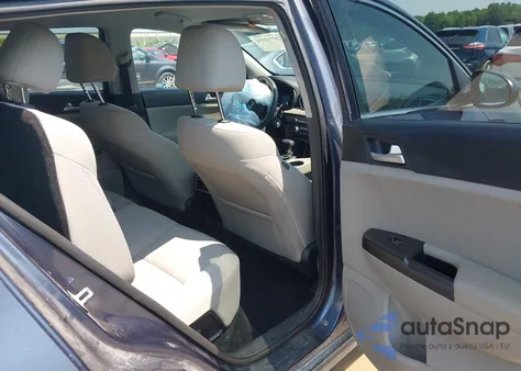 2020 Kia Sportage Lx z USA, uszkodzony, nr VIN KNDPMCAC2L7678760